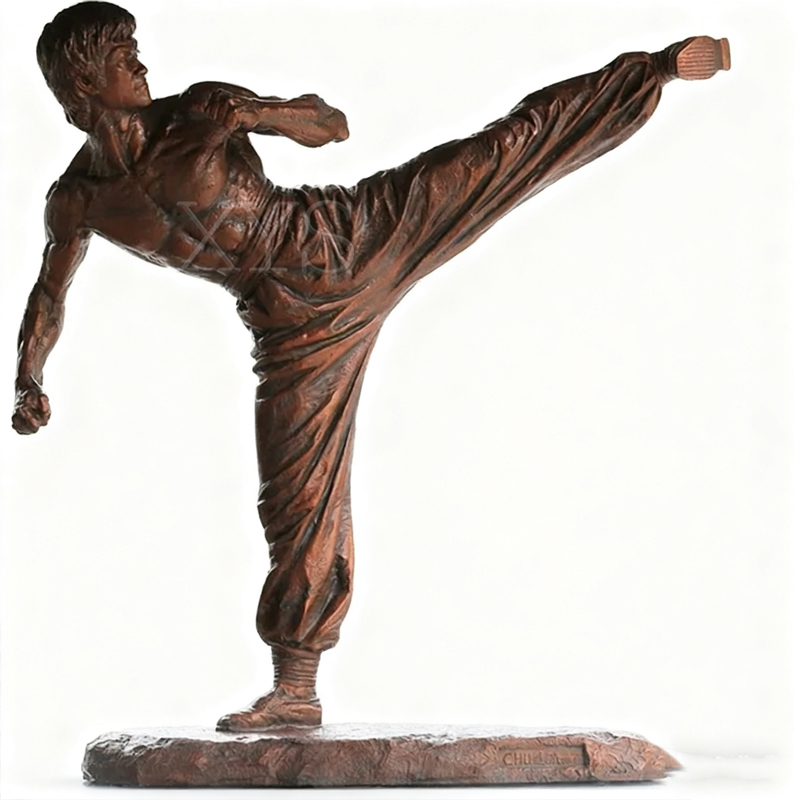 Bronzene lebensgroße Bruce Lee-Kampfkunstskulptur – Ausstellung im Freien