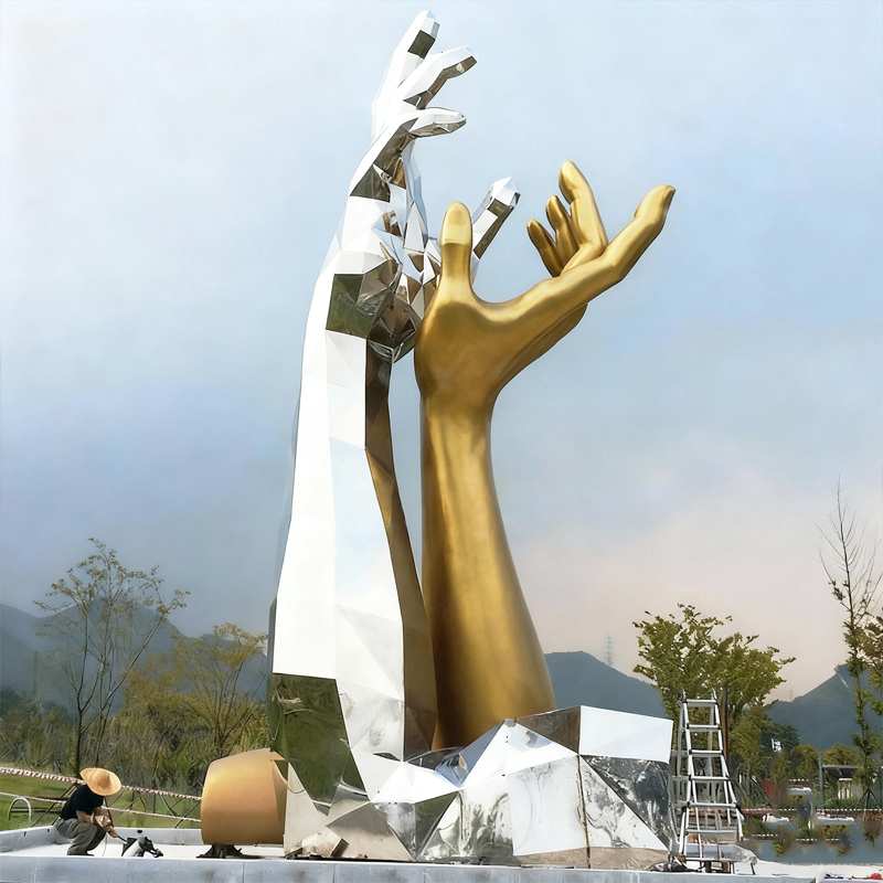 Abstrakte Kunstskulptur aus Edelstahl für den Außenbereich